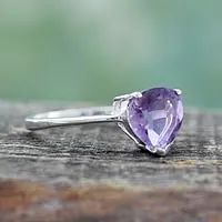 Amethyst-Solitärring, „Lovely Lilac“ – Echter 1,5 Karat Amethyst-Solitärring aus Indien