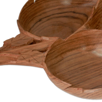 Walnut wood catchall, 'Chinar II' - Leaf Shaped Catchall Tray Hand Carved from Walnut Wood