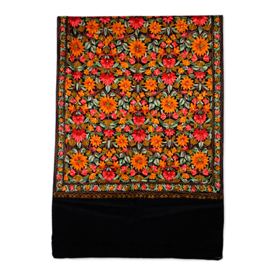 Wollschal - Freihandels-Schal aus schwarzer Wolle mit floraler Kettenstichstickerei