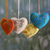 Ornamente aus Wolle, 'Holiday Hearts' (4er-Set) - Handgemachter Weihnachtsschmuck in verschiedenen Farben (4er Set)