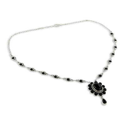 Onyx-Y-Halskette, „Night Drama“ – handgearbeitete Y-Halskette aus Sterlingsilber mit Blumenmuster und Onyx