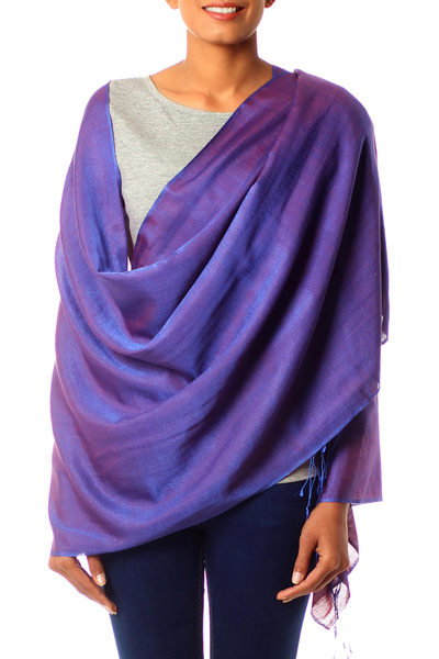 Schal aus Seide und Baumwolle, 'Lapis Wine' - Leichter lila Schal aus einer Seiden- und Wollmischung aus Indien