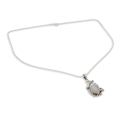 Collar colgante de piedra lunar arcoíris y esmeralda, 'Glamour' - Collar de plata y piedra lunar arcoíris hecho a mano con esmeraldas