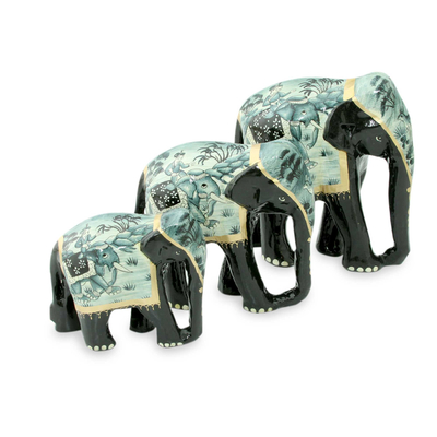 Lackierte Holzskulpturen, 'Blaues Elefantentrio' (3er-Satz) - Indische Kunsthandwerker fertigen Elefanten-Skulpturen aus Holz an (3er-Set)