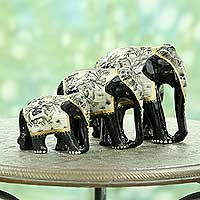 Lacquered wood sculptures, 'Grey Elephant Trio' (set of 3) - Set of 3 Hand-Painted Carved Wood Elephant Sculptures