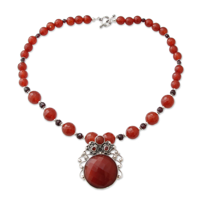 Karneol- und Granatblüten-Halskette - Handgefertigte Halskette mit Blumenanhänger aus Karneol und Granat