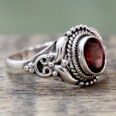 Garnet cocktail ring, Romantic Traditions