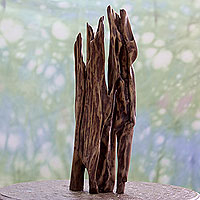Skulptur aus recyceltem Holz, „Das mächtige Feuer“ – handgeschnitzte Skulptur aus recyceltem Holz, signiert vom Künstler