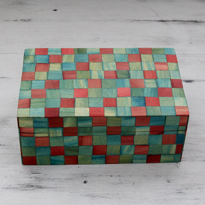 Caja con incrustaciones de madera - Caja decorativa con incrustaciones de madera roja y verde hecha a mano en la India