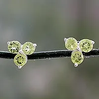 Aretes de peridoto, 'Chennai Stars' - Aretes de peridoto triple hechos a mano artesanalmente de la India