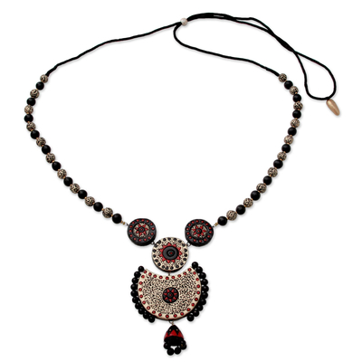 Halskette mit Keramikanhänger - Einzigartige handbemalte Terrakotta-Halskette aus Indien