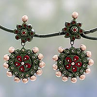 Pendientes colgantes de cerámica - Pendientes colgantes de cerámica verde y dorada de la India