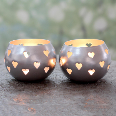 Teelichthalter aus Stahl, 'Silver Hearts' (Paar) - Teelichthalter aus silberfarbenem Metall mit Herzmotiv (Paar)