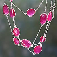 Quarz-Stations-Halskette, „Pink Duduma Majesty“ – Lange Stations-Halskette aus Sterlingsilber und rosa Quarz