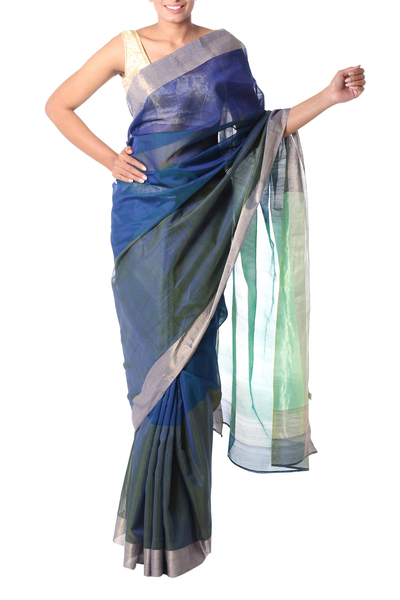 Sari aus Baumwolle und Seide - Handgewebter Sari aus blauer und grüner Seidenmischung mit goldenem Besatz