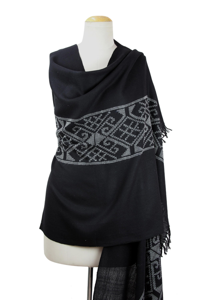 Chal de lana, 'Boho Maze' - Envoltura tejida a mano de chal de lana negra india con geometría blanca