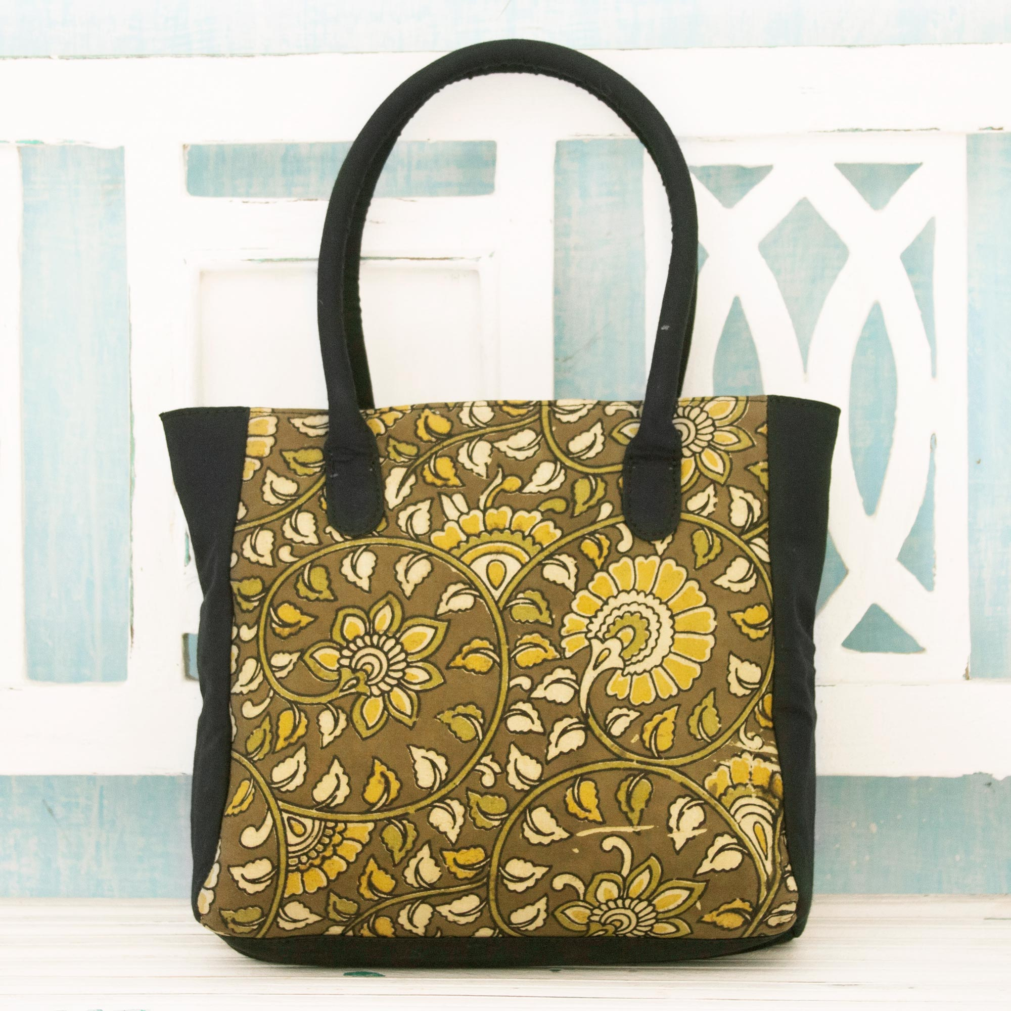 Contrasting Leaf Pattern Canvas Tote Bag