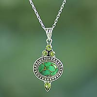Halskette mit Peridot-Anhänger, „Luminous Green Sky“ – Halskette mit Anhänger aus Peridot und Türkis-Komposit