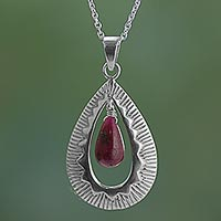 collar con colgante de rubí - Collar de cadena con colgante de rubí plateado hecho a mano de la India