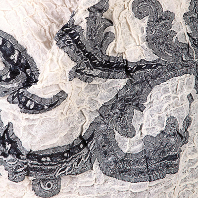 Schal aus Wollmischung – Mit Blumenmuster aus Onyx und Alabaster gewebter, von Jamawar inspirierter Schal