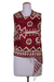 Handbemalter Seidenschal, „Basar in Rot“. - Roter Schal aus 100 % Seide mit geometrischem Design aus Indien
