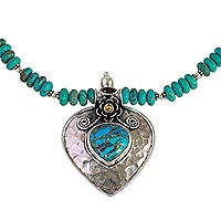 Halskette mit Anhänger aus Citrin und Verbundtürkis, „Heartfelt Bloom“ – Halskette mit Herzanhänger aus Citrin und Verbundtürkis