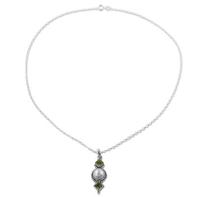 Collar con colgante de perlas cultivadas y peridotos - Collar con colgante de perlas cultivadas de peridoto de la India