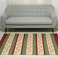 Wool area rug, 'Carnation Buds' (4x6)