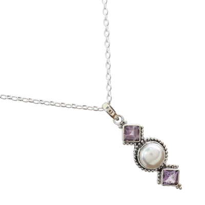 Collar colgante de amatista y perlas cultivadas, 'Purple Guardians' - Collar colgante de amatista y perlas cultivadas de la India