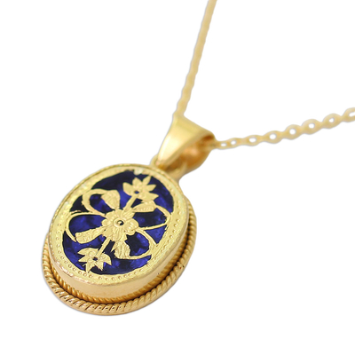 Vergoldete Halskette mit Anhänger - Halskette mit Blumenanhänger aus blauem Glas, Thewa, 23 Karat Gold, Indien
