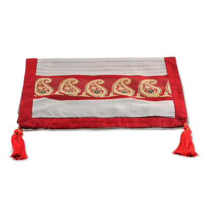 Camino de mesa de seda, 'Regal Holiday in Khaki' - Camino de mesa tejido a mano en caqui y carmesí de la India