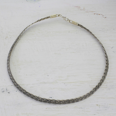Geflochtene Halskette aus Sterlingsilber - Geflochtene Halskette aus Sterlingsilber aus Indien
