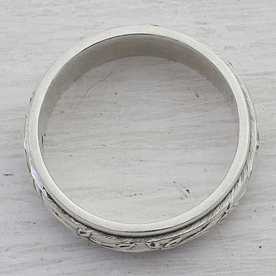 Sterling silver meditation spinner ring, 'Spinning Leaves' - Sterling Silver Spinner Ring with Leaf Motifs from India