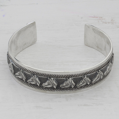 Manschettenarmband aus Sterlingsilber - Handgefertigtes Manschettenarmband aus Sterlingsilber mit Pferdemotiv