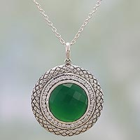 Halskette mit Anhänger aus Onyx und Zirkonia, „Visions of Green“ – Halskette mit Anhänger aus Sterlingsilber und grünem Onyx aus Indien