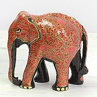 Escultura de madera y papel maché, 'Encanto floral' - Escultura de elefante floral de papel maché pintado en madera india