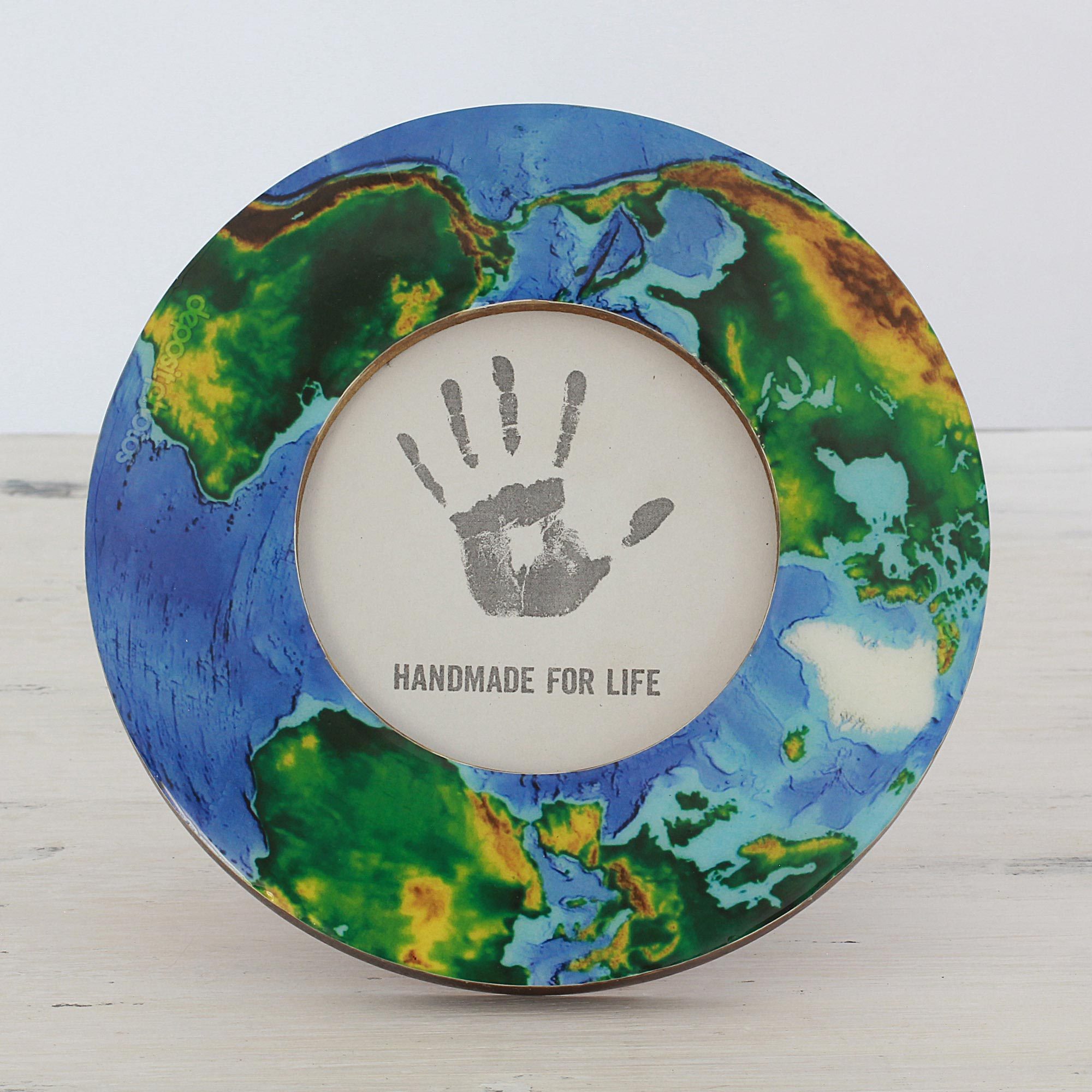Laminated Wood Round Photo Frame Of Planet Earth 4 Inch Laminated Wood Round Photo Frame Of Planet Earth 4 Inch