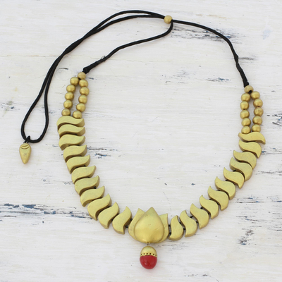 Halskette mit Keramikanhänger - Indische goldfarbene, verstellbare Halskette mit Blumenanhänger aus Keramik