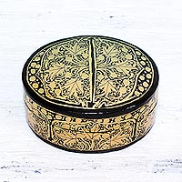 Caja decorativa de papel maché, 'Serene Grandeur' - Caja decorativa de papel maché negra y dorada de la India