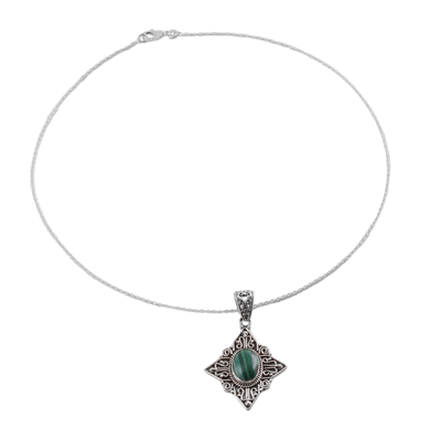 Halskette mit Malachit-Anhänger, „Green Starlight“ – Halskette mit Anhänger aus Malachit und Sterlingsilber aus Indien
