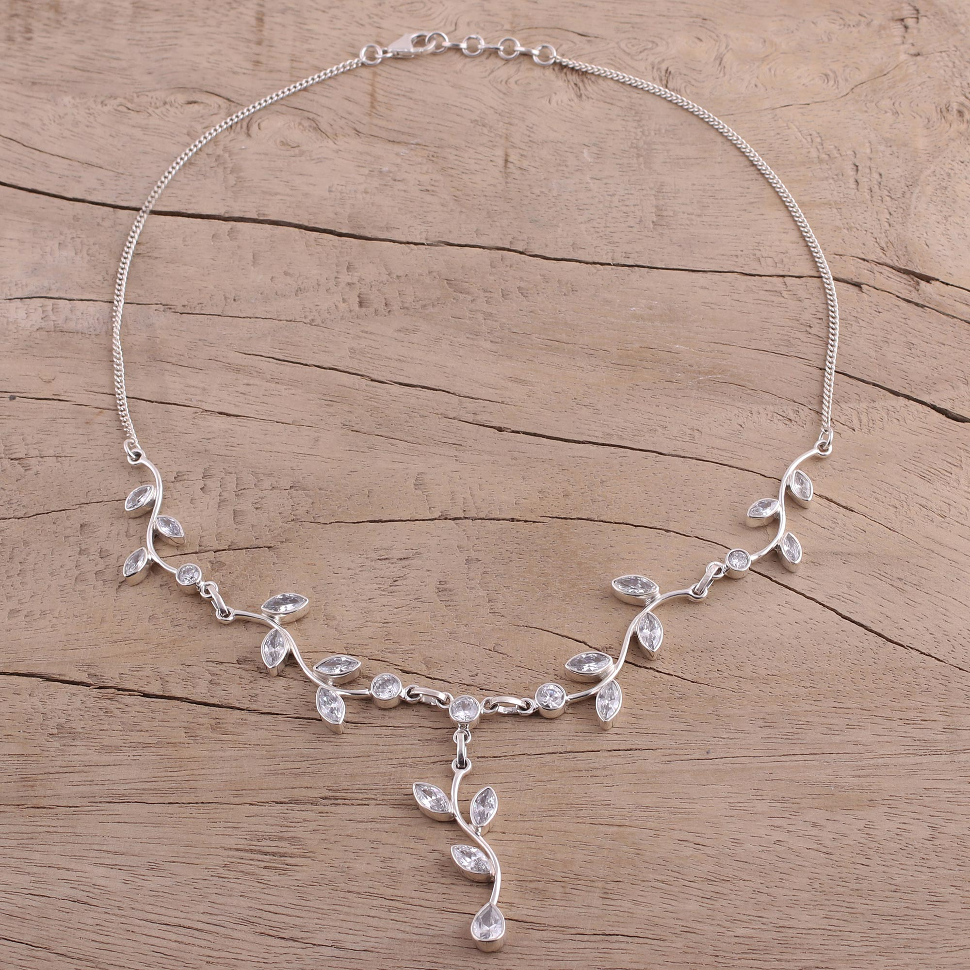 simple silver necklace design