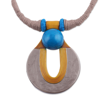 Halskette mit Keramikanhänger - Handgefertigte Halskette mit Anhänger aus Keramik und Baumwolle aus Indien