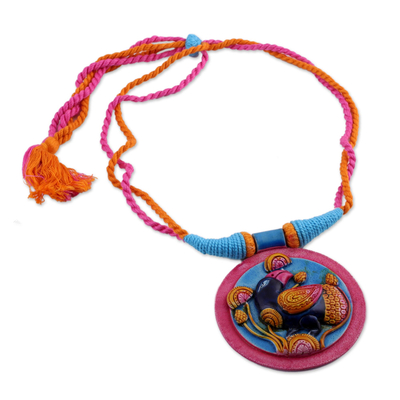 Halskette mit Keramikanhänger - Bunte Halskette mit Vogelanhänger aus Keramik und Baumwolle aus Indien