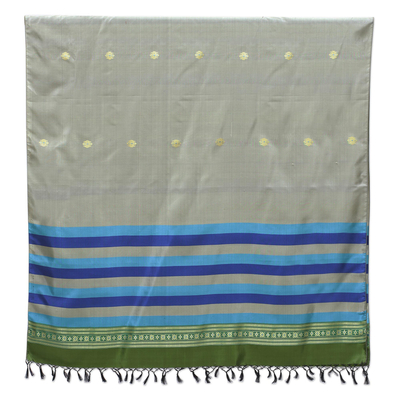 Mantón de seda - Chal de seda jacquard a rayas con flecos en color salvia de la India