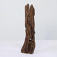 Skulptur aus wiedergewonnenem Holz, „Bliss“ – handgeschnitzte Skulptur aus wiedergewonnenem Sal-Treibholz aus Indien
