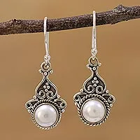 Aretes colgantes de perlas cultivadas - Aretes colgantes de plata esterlina con perlas cultivadas de la India