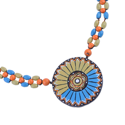 Halskette mit Anhänger aus Keramikperlen - Florales Mandala auf handbemalter Keramikperlenkette