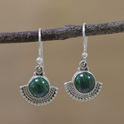 Malachit-Baumelohrringe, 'Grüne Fächer' - Fächerförmige Ohrringe aus Malachit und Silber aus Indien