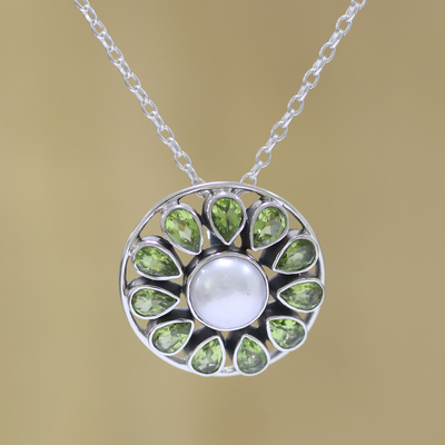 Peridot and cultured pearl pendant necklace, Peridot Petals