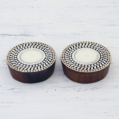 Teelichthalter aus Holz, (Paar) - Zwei handgefertigte runde Teelichthalter aus Holz aus Indien